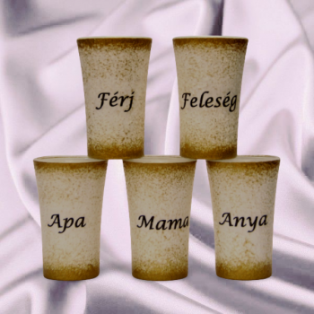 Névre szóló ültető feles pohár felnőtteknek  esküvőre .