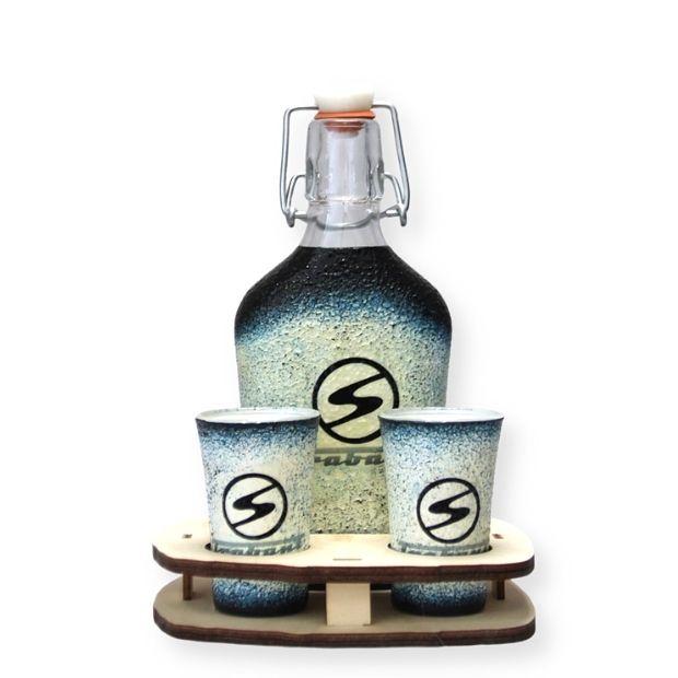 Autós ajándék férfiaknak - Trabant emblémás csatosüveg 2 pohárral